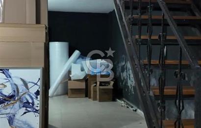 AKYAZI MAHALLESİNDE 3 KATLI SATILIK İŞ YERİ 