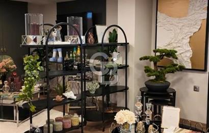 AKYAZI MAHALLESİNDE 3 KATLI SATILIK İŞ YERİ 