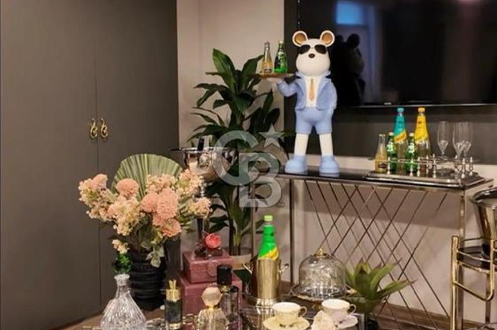 AKYAZI MAHALLESİNDE 3 KATLI SATILIK İŞ YERİ 