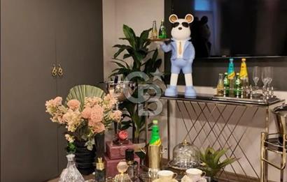 AKYAZI MAHALLESİNDE 3 KATLI SATILIK İŞ YERİ 