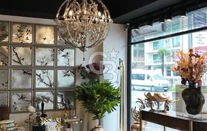 AKYAZI MAHALLESİNDE 3 KATLI SATILIK İŞ YERİ 