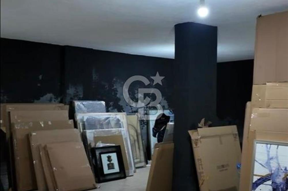 AKYAZI MAHALLESİNDE 3 KATLI SATILIK İŞ YERİ 