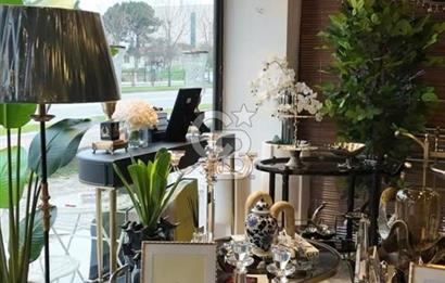 AKYAZI MAHALLESİNDE 3 KATLI SATILIK İŞ YERİ 