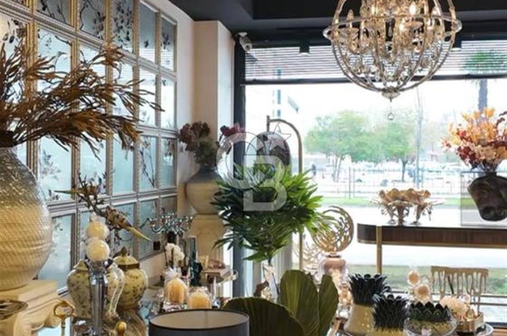 AKYAZI MAHALLESİNDE 3 KATLI SATILIK İŞ YERİ 