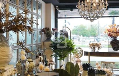 AKYAZI MAHALLESİNDE 3 KATLI SATILIK İŞ YERİ 