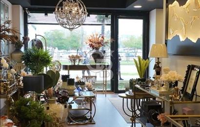 AKYAZI MAHALLESİNDE 3 KATLI SATILIK İŞ YERİ 