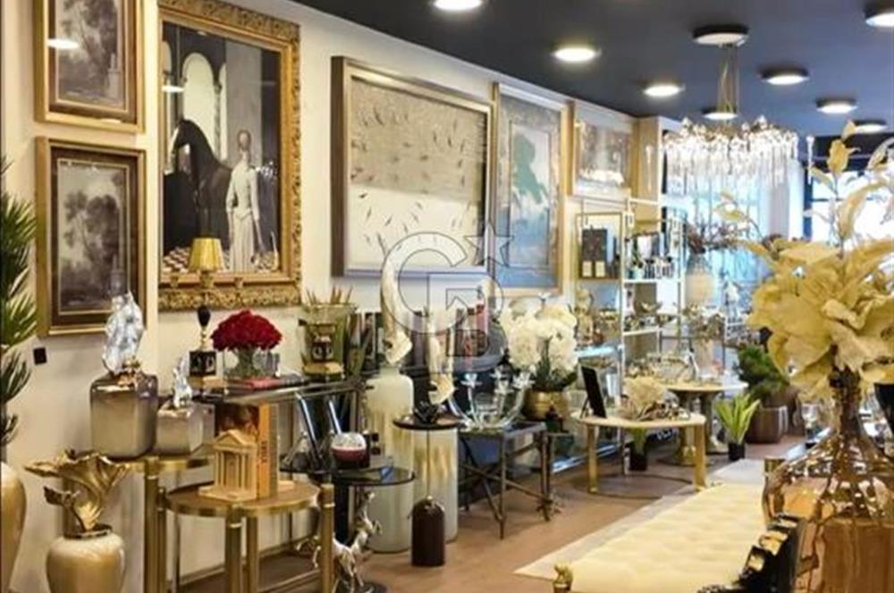 AKYAZI MAHALLESİNDE 3 KATLI SATILIK İŞ YERİ 