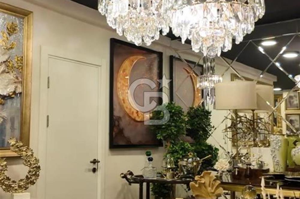 AKYAZI MAHALLESİNDE 3 KATLI SATILIK İŞ YERİ 