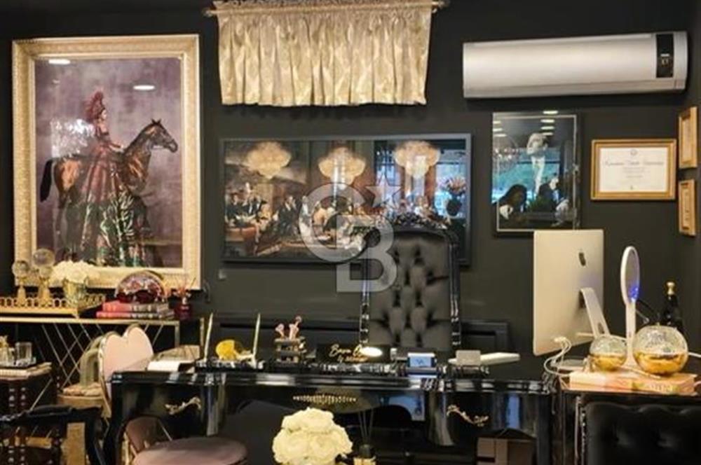 AKYAZI MAHALLESİNDE 3 KATLI SATILIK İŞ YERİ 