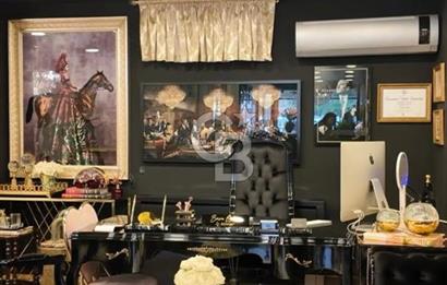 AKYAZI MAHALLESİNDE 3 KATLI SATILIK İŞ YERİ 