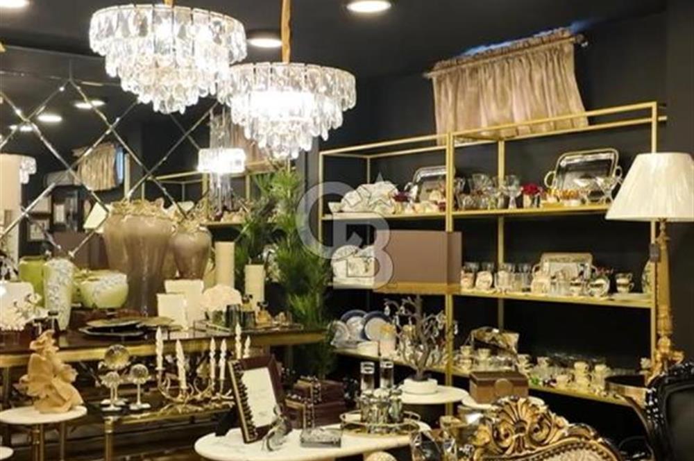 AKYAZI MAHALLESİNDE 3 KATLI SATILIK İŞ YERİ 