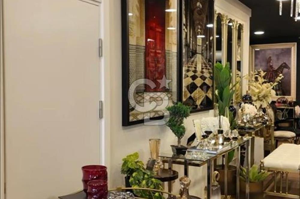 AKYAZI MAHALLESİNDE 3 KATLI SATILIK İŞ YERİ 