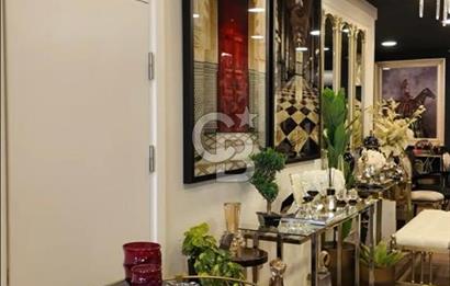 AKYAZI MAHALLESİNDE 3 KATLI SATILIK İŞ YERİ 