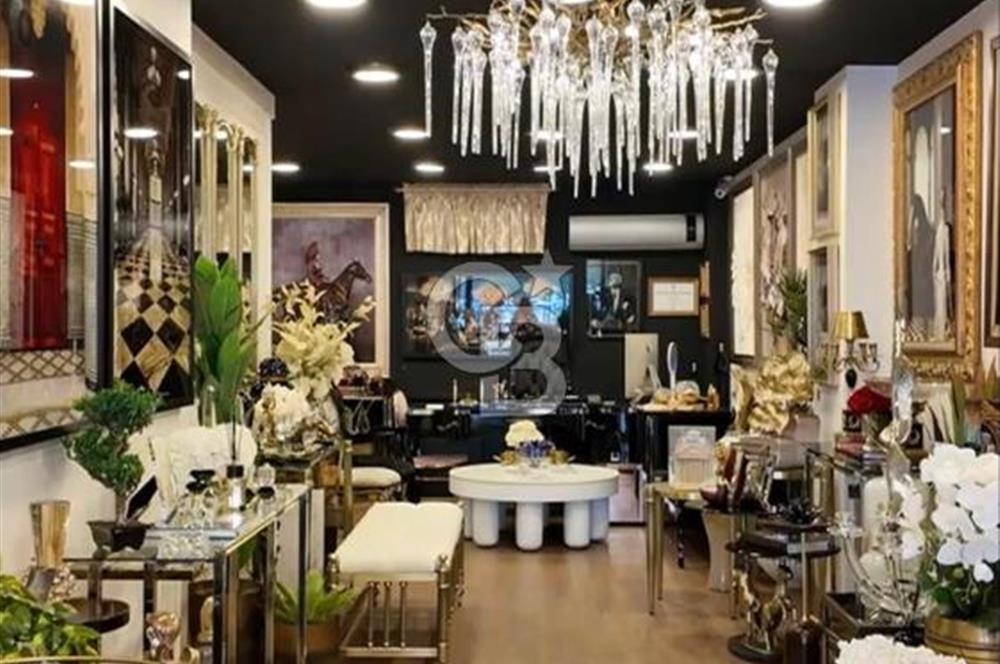 AKYAZI MAHALLESİNDE 3 KATLI SATILIK İŞ YERİ 