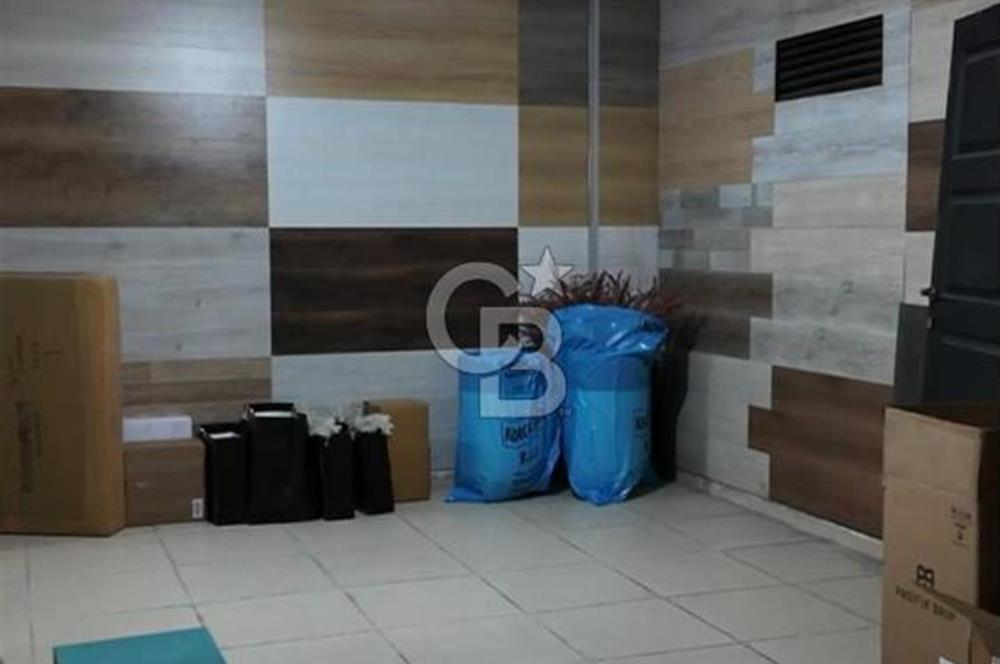 AKYAZI MAHALLESİNDE 3 KATLI SATILIK İŞ YERİ 