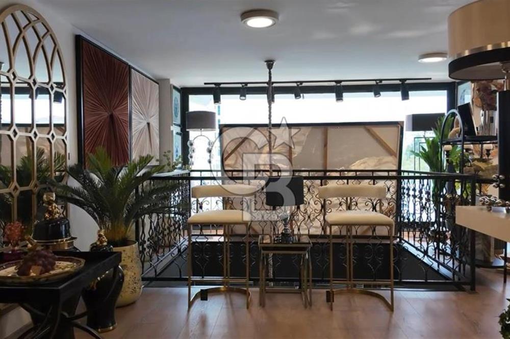 AKYAZI MAHALLESİNDE 3 KATLI SATILIK İŞ YERİ 