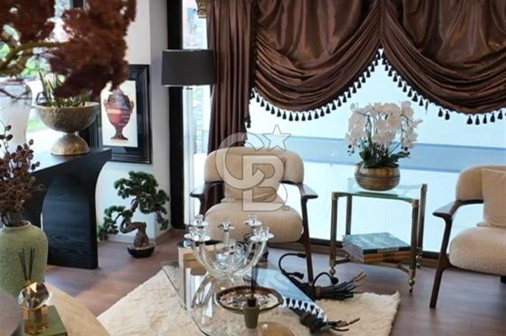 AKYAZI MAHALLESİNDE 3 KATLI SATILIK İŞ YERİ 