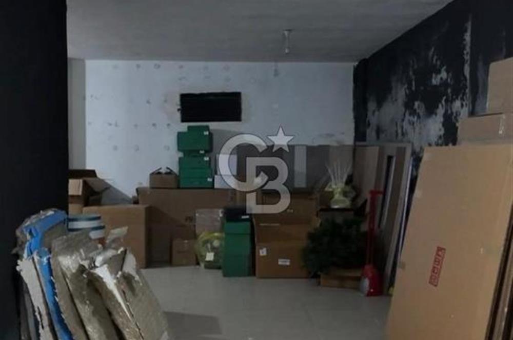 AKYAZI MAHALLESİNDE 3 KATLI SATILIK İŞ YERİ 