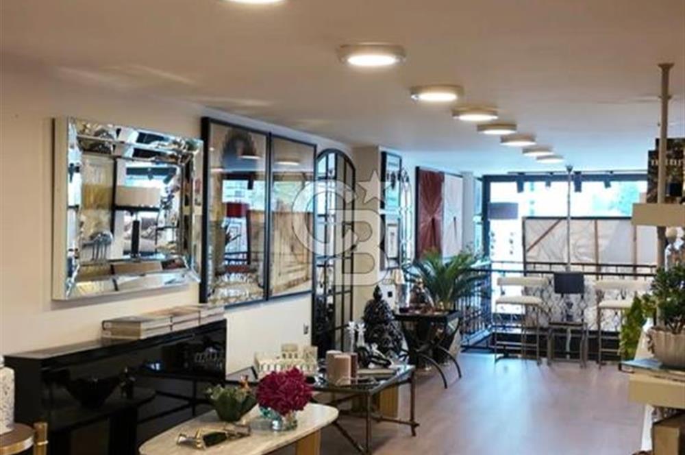 AKYAZI MAHALLESİNDE 3 KATLI SATILIK İŞ YERİ 