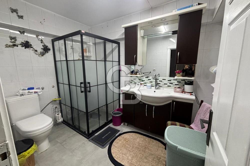 İzmir Karabağlar Gülyaka'da Satılık 3+1 Geniş Daire