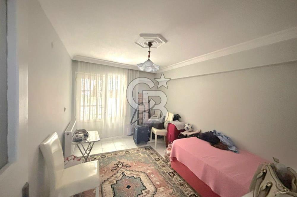 İzmir Karabağlar Gülyaka'da Satılık 3+1 Geniş Daire