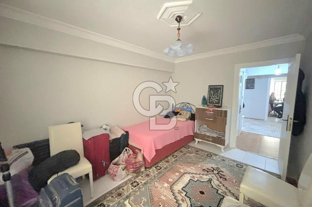 İzmir Karabağlar Gülyaka'da Satılık 3+1 Geniş Daire