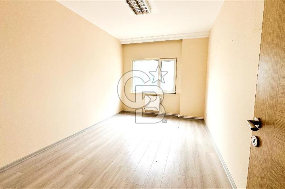 MALTEPE METRO DURAĞI VE E5'E ÇOK YAKIN KİRALIK BÜRO-OFİS