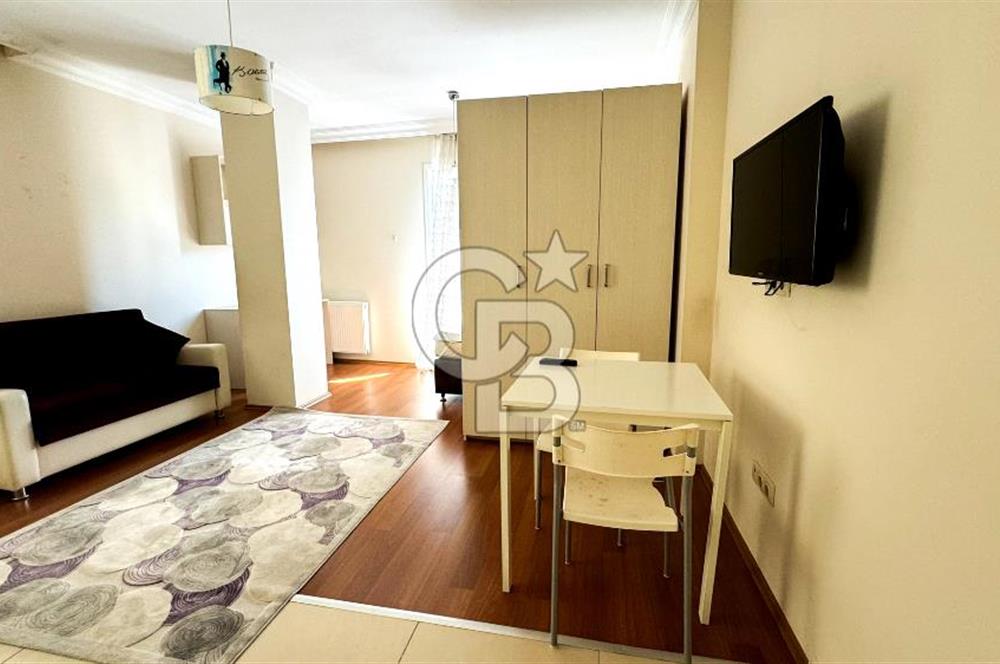 YEDİTEPE ÜNİVERSİTESİ ALT KAPISINA YAKIN KOMPLE SATILIK BİNA