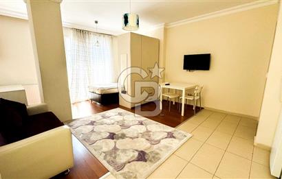 YEDİTEPE ÜNİVERSİTESİ ALT KAPISINA YAKIN KOMPLE SATILIK BİNA