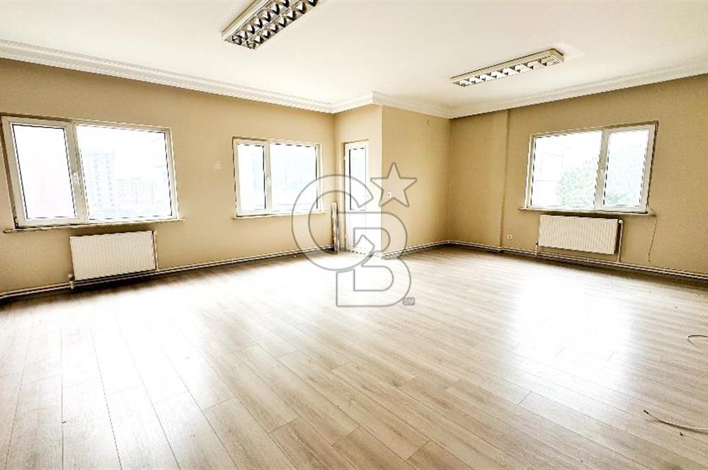 MALTEPE METRO DURAĞI VE E5'E ÇOK YAKIN KİRALIK BÜRO-OFİS