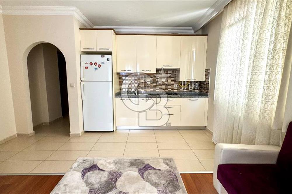 YEDİTEPE ÜNİVERSİTESİ ALT KAPISINA YAKIN KOMPLE SATILIK BİNA