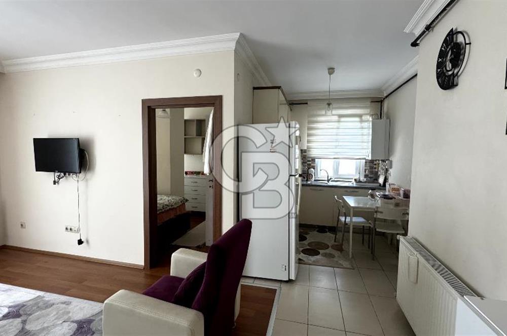 YEDİTEPE ÜNİVERSİTESİ ALT KAPISINA YAKIN KOMPLE SATILIK BİNA