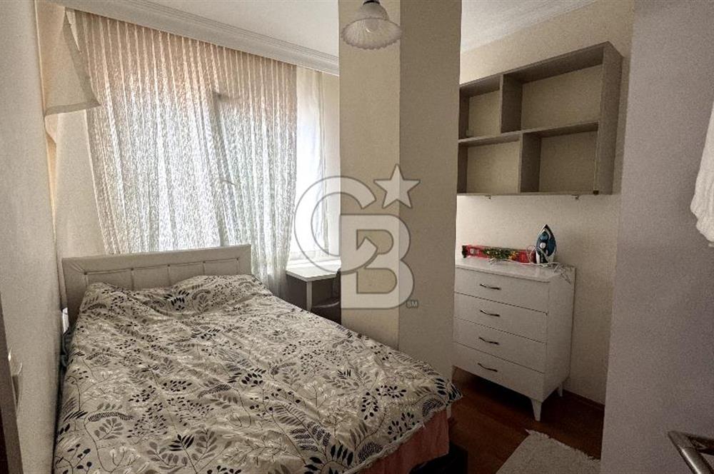 YEDİTEPE ÜNİVERSİTESİ ALT KAPISINA YAKIN KOMPLE SATILIK BİNA