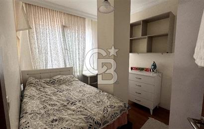 YEDİTEPE ÜNİVERSİTESİ ALT KAPISINA YAKIN KOMPLE SATILIK BİNA