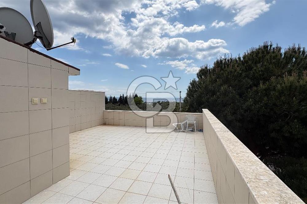 ÇANAKKALE AYVACIK AHMETÇE'DE DENİZ MANZARALI SATILIK VİLLA