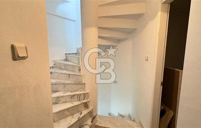 ÇANAKKALE AYVACIK AHMETÇE'DE DENİZ MANZARALI SATILIK VİLLA