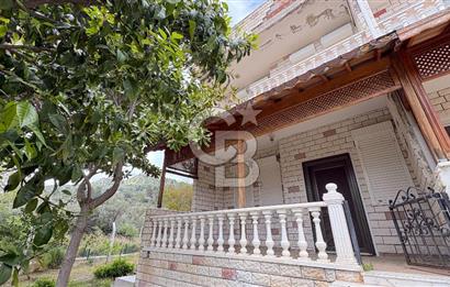 ÇANAKKALE AYVACIK AHMETÇE'DE DENİZ MANZARALI SATILIK VİLLA