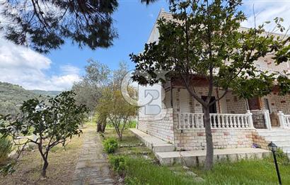 ÇANAKKALE AYVACIK AHMETÇE'DE DENİZ MANZARALI SATILIK VİLLA