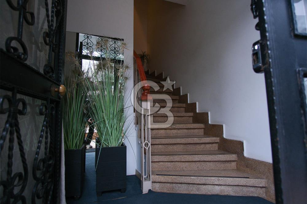 Kandilli de Satılık 4 Katlı Yol Yalısı