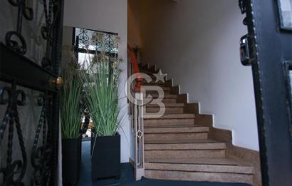 Kandilli de Satılık 4 Katlı Yol Yalısı