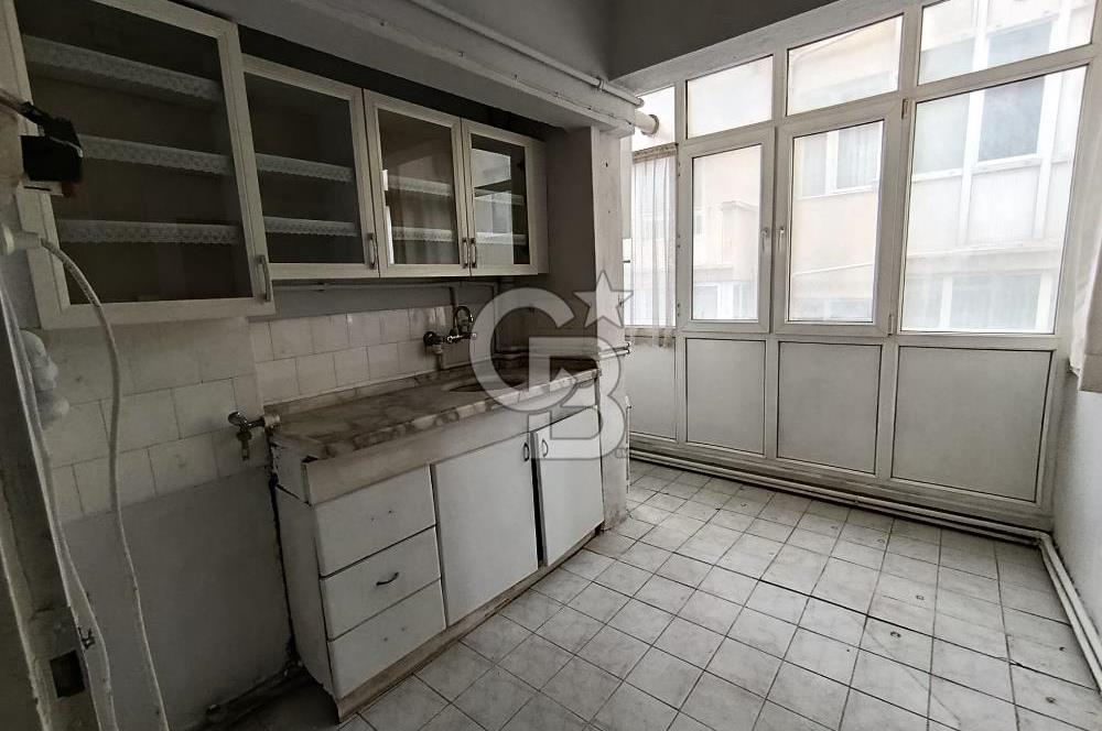 NECATİBEY CADDESİ ÜZERİNDE DAİRE/ OFİS ASANSÖRLÜ SATILIK