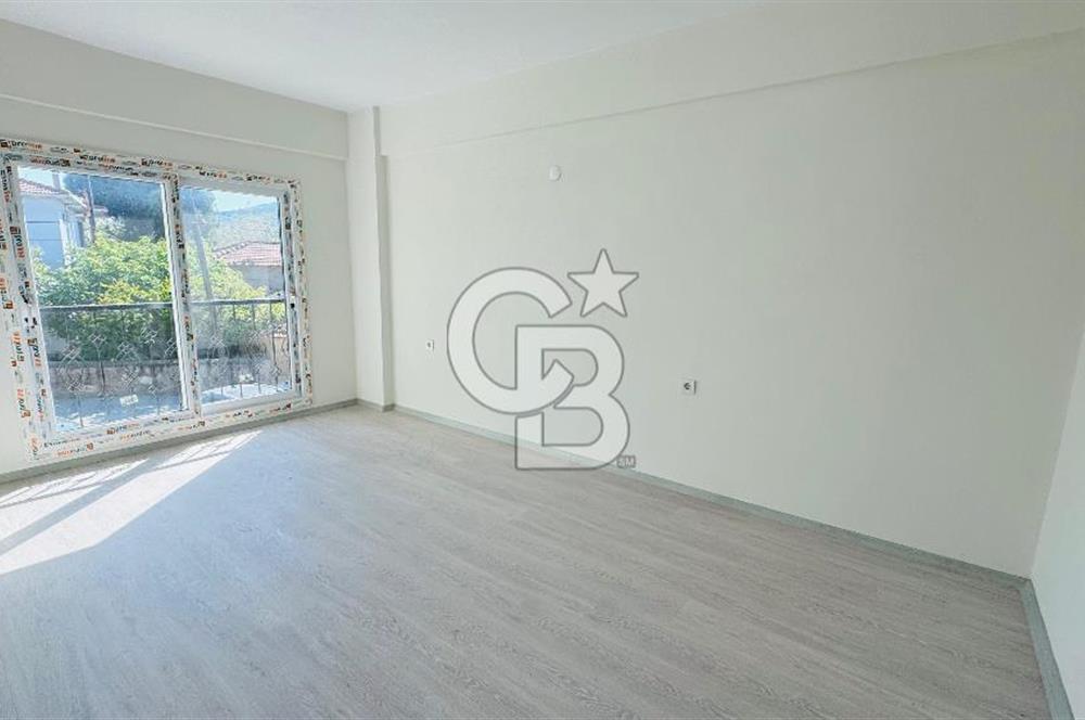 Foça Hacıveli Mah. Teraslı Satılık 2+1 Daire