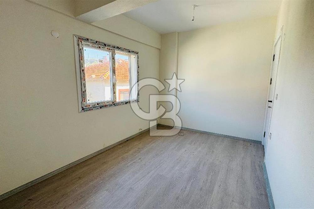 Foça Hacıveli Mah. Teraslı Satılık 2+1 Daire