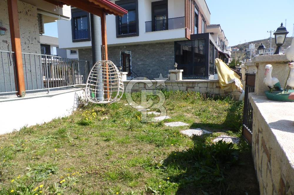 İzmir Seferihisar Akarca'da Deniz Manzaralı Dubleks Villa Satılık