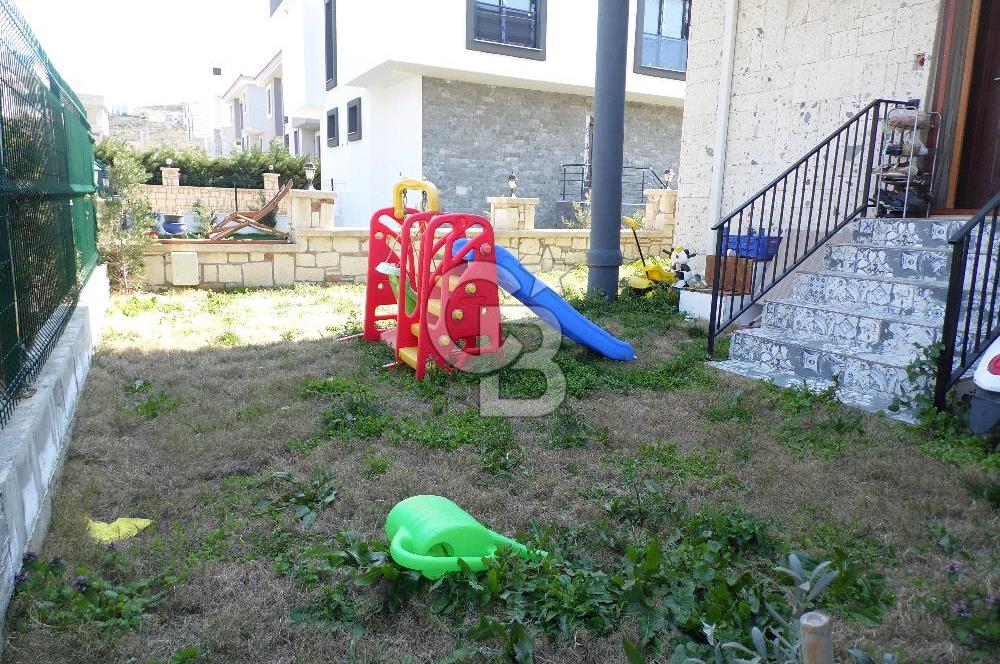 İzmir Seferihisar Akarca'da Deniz Manzaralı Dubleks Villa Satılık