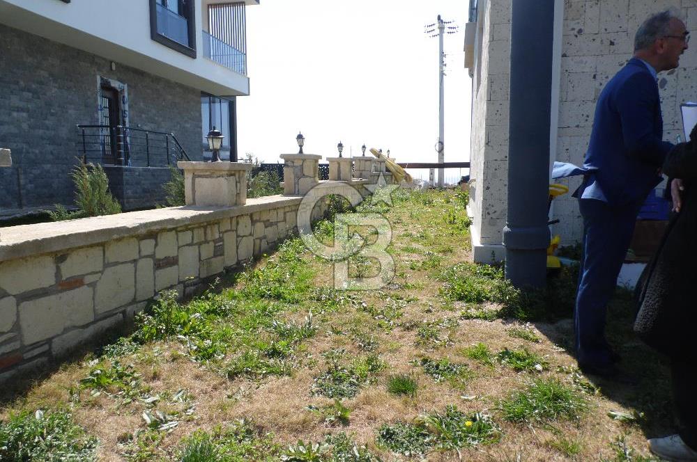 İzmir Seferihisar Akarca'da Deniz Manzaralı Dubleks Villa Satılık