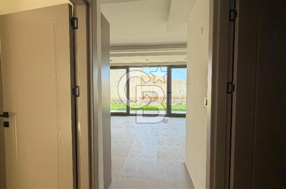 Ayvalık Altınova Sayfiye Sitesi İçerisinde Havuzlu Geniş 2+1 Daire