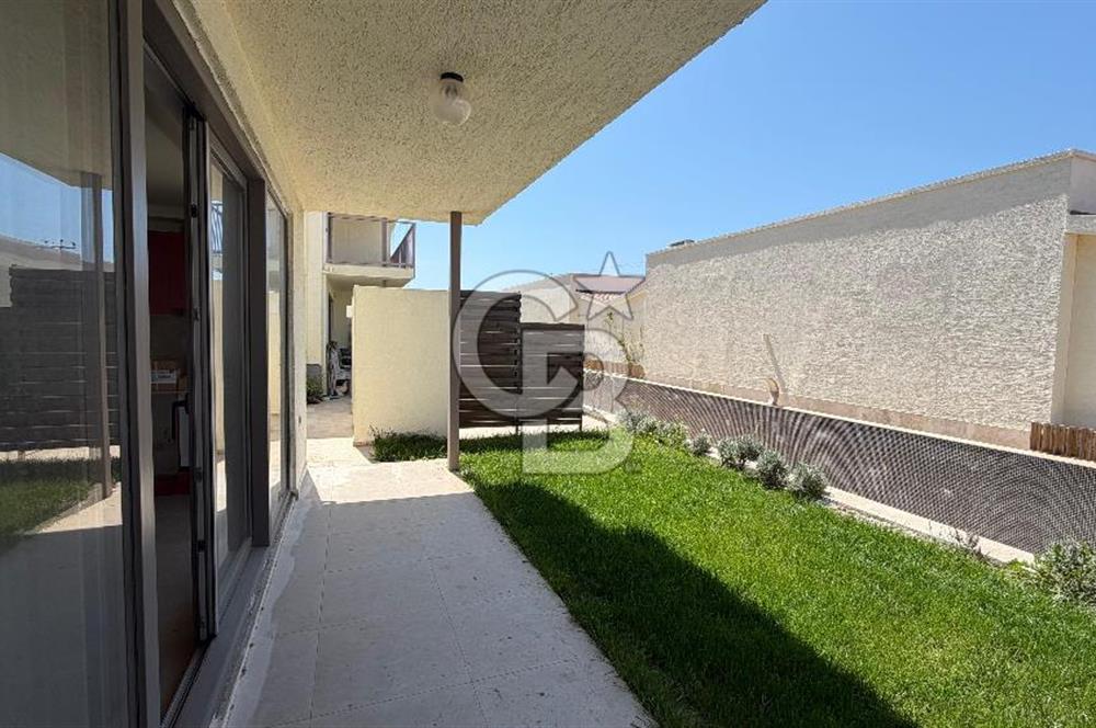 Ayvalık Altınova Sayfiye Sitesi İçerisinde Havuzlu Geniş 2+1 Daire
