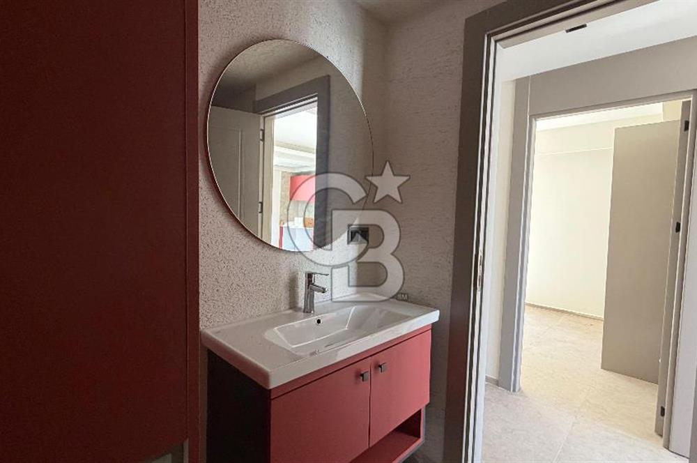 Ayvalık Altınova Sayfiye Sitesi İçerisinde Havuzlu Geniş 2+1 Daire