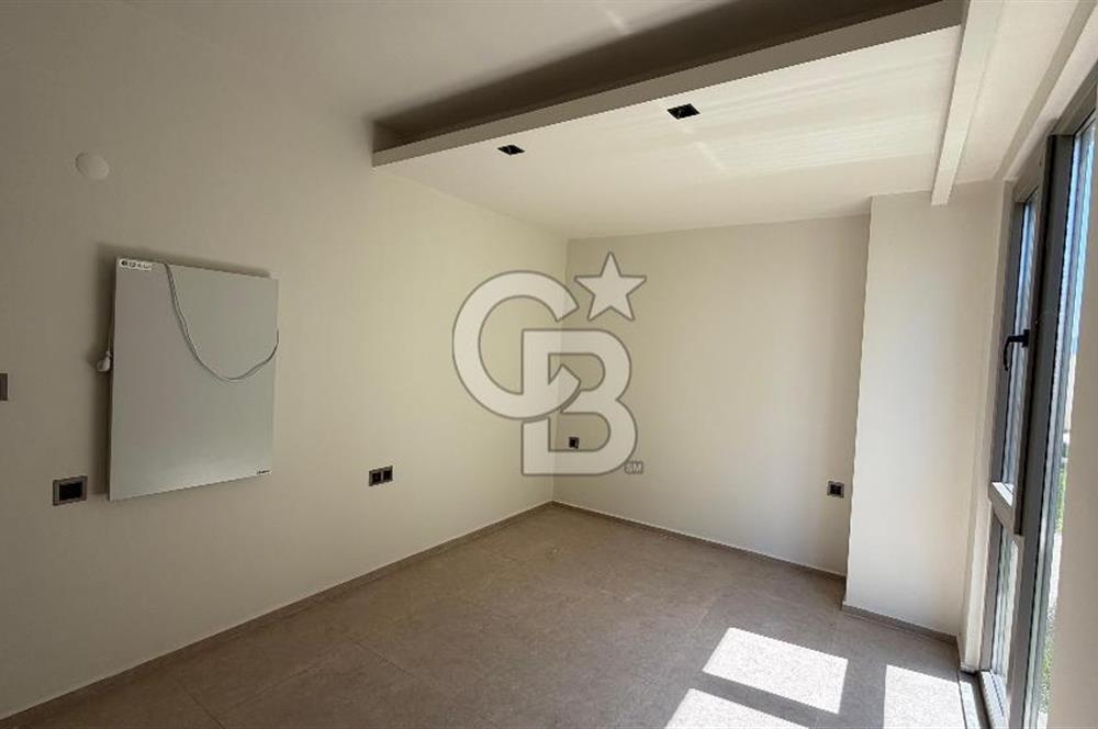 Ayvalık Altınova Sayfiye Sitesi İçerisinde Havuzlu Geniş 2+1 Daire